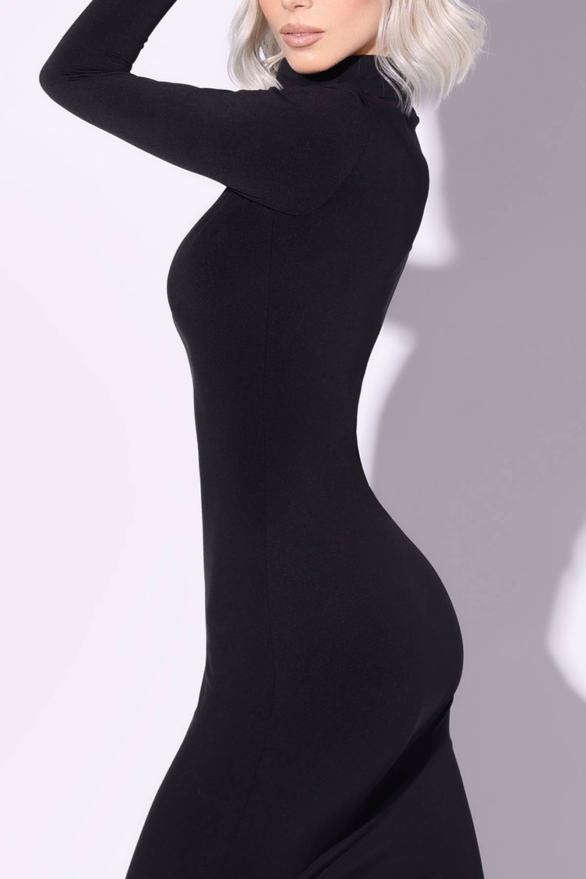 SCULPTED KNIT TURTLENECK MAXI DRESS