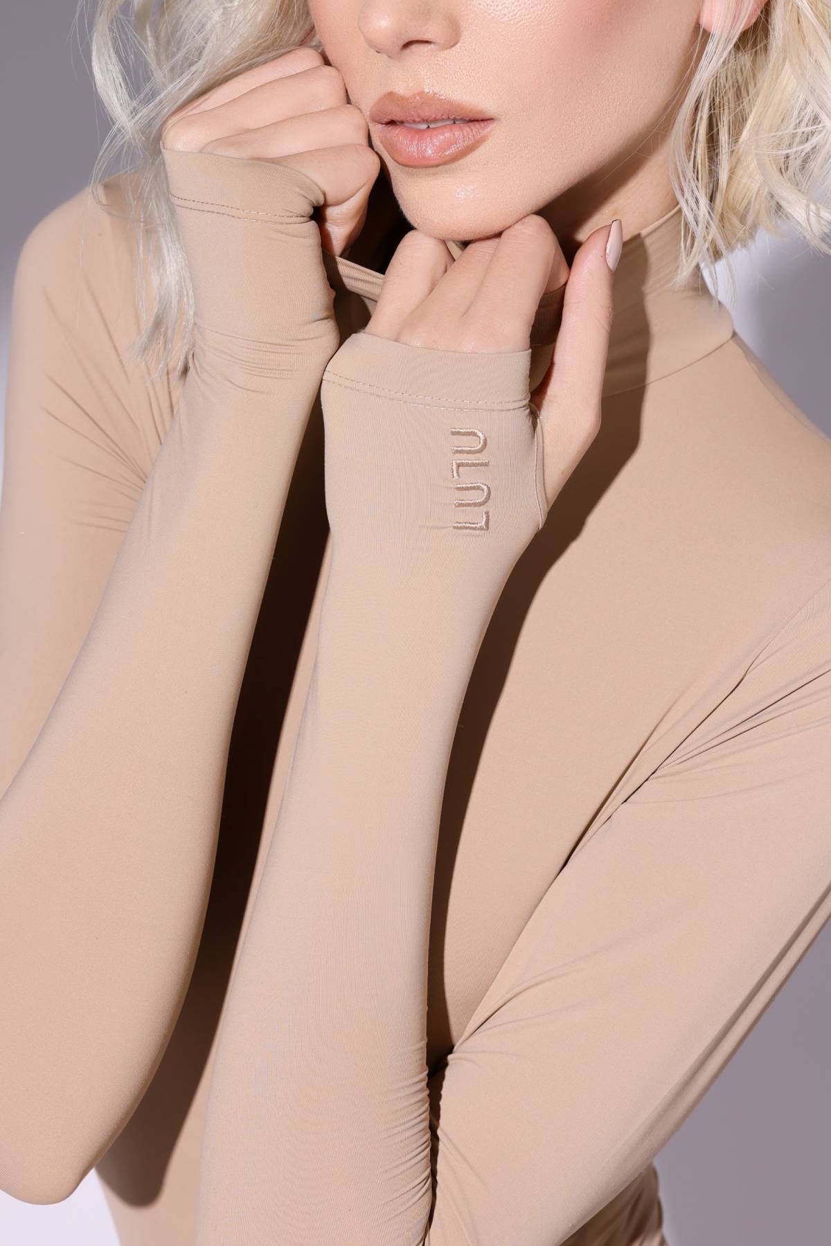 SLEEK FIT THONG BODYSUIT