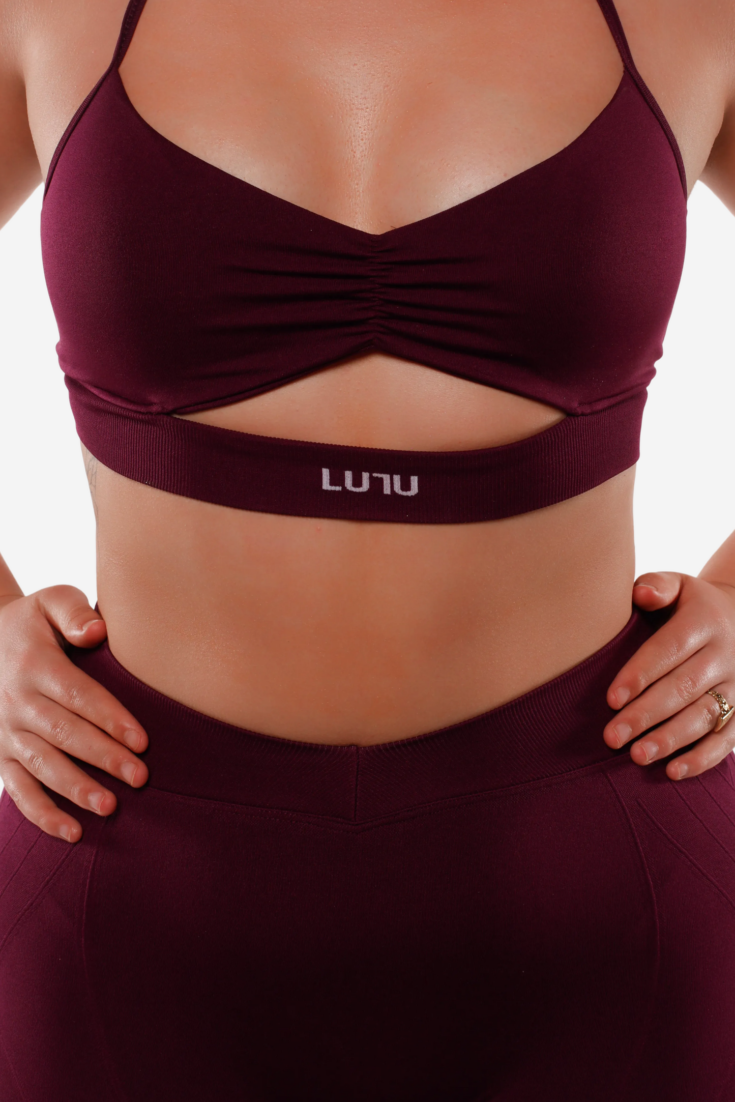 CUT OUT SEAMLESS BRA