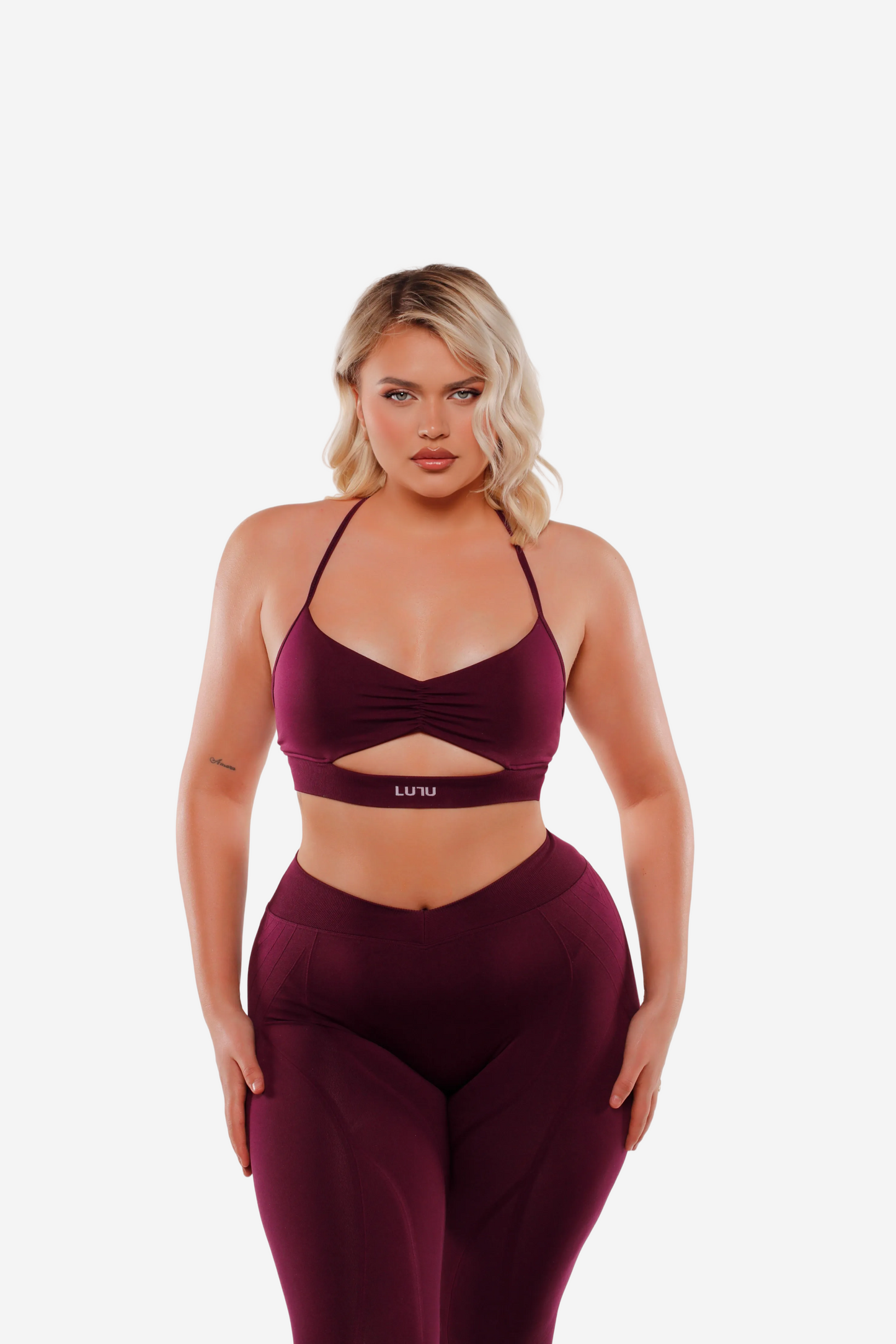 CUT OUT SEAMLESS BRA
