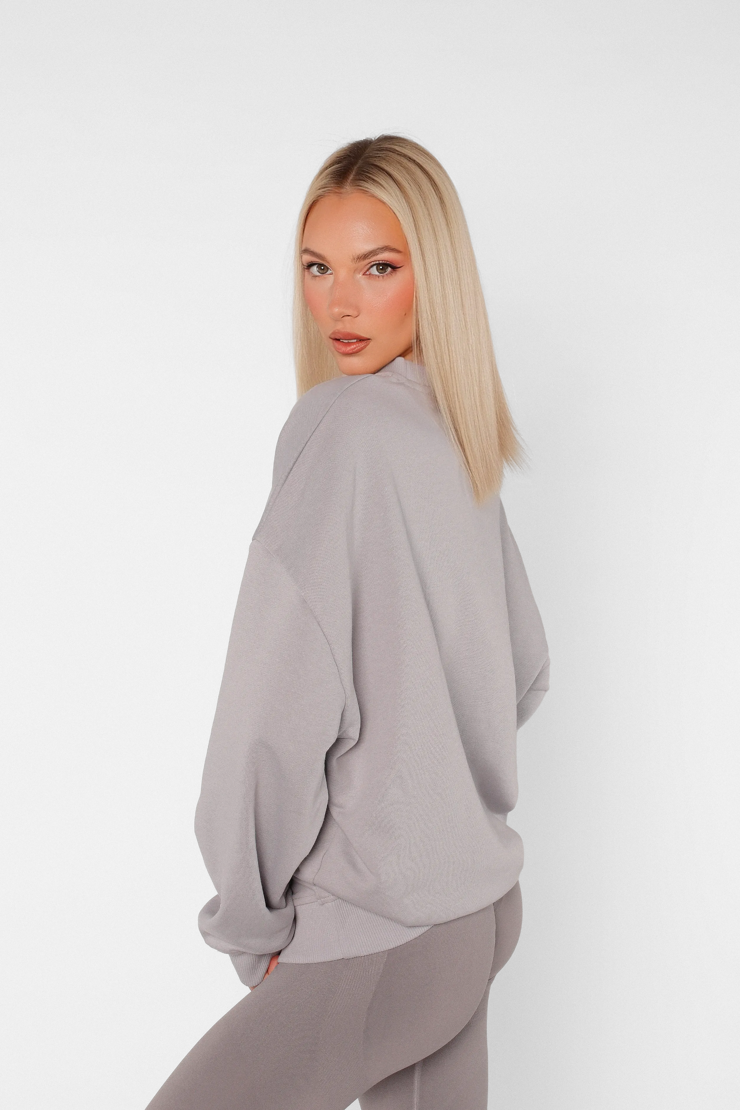 OVERSIZE LULU SWEATSHIRT